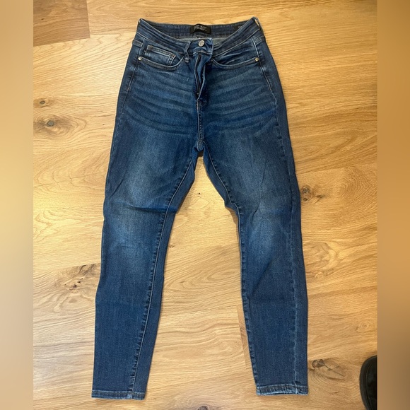 Judy Blue Mid Wash Skinny Fit Size 28 - Picture 1 of 4